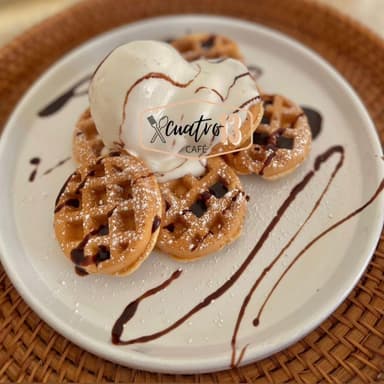 Mini Waffles con Fruta 🍌