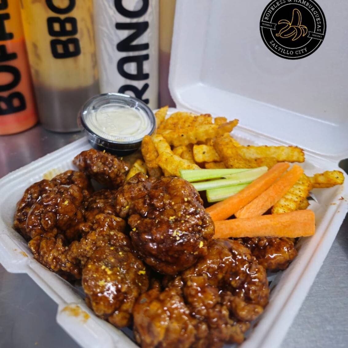 Boneless de 12 Piezas o 390 gr + Papas