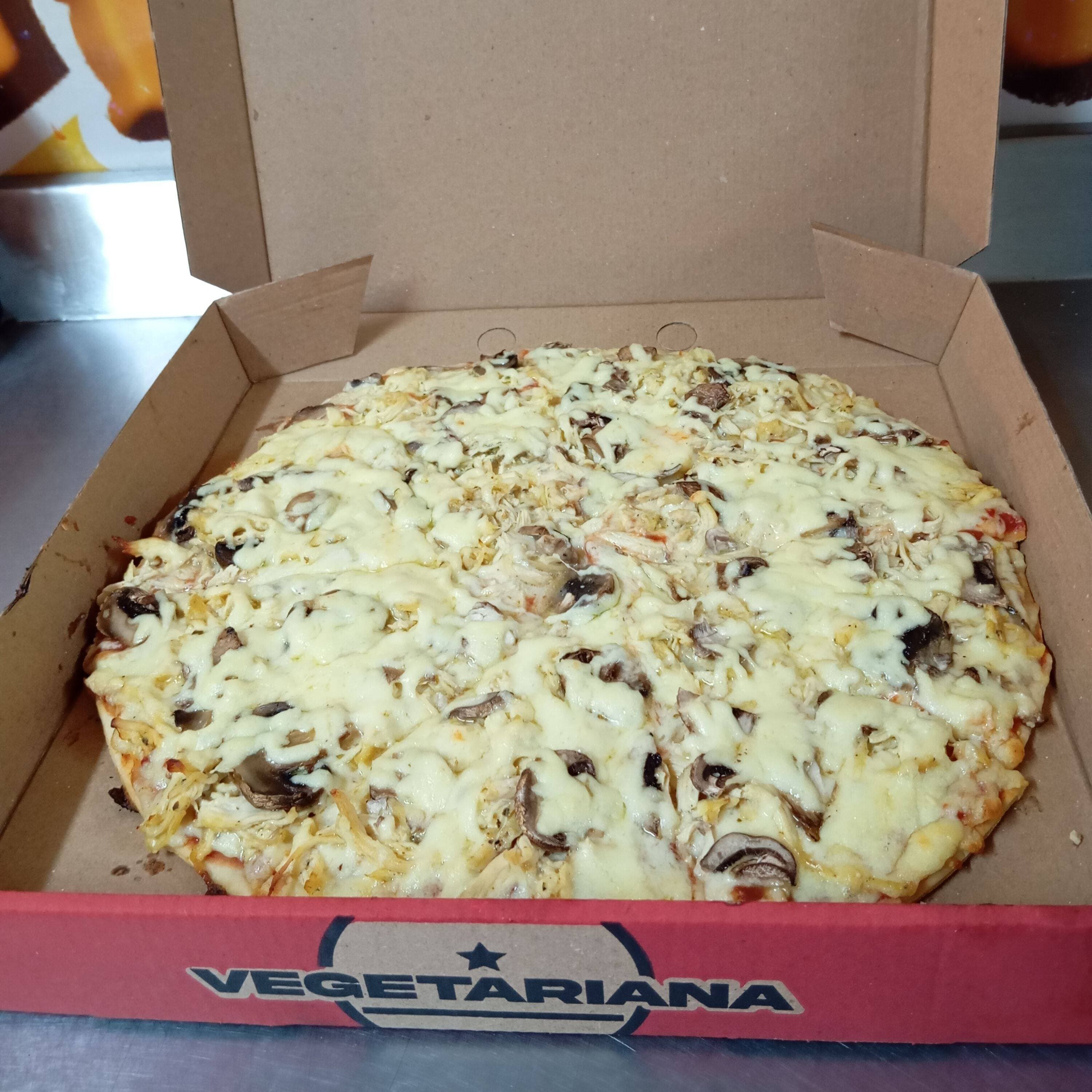 Pizza Pollo con Champiñones