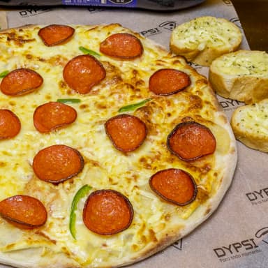 Promo Pizza Pepperoni 8 tajada + pan al ajo.