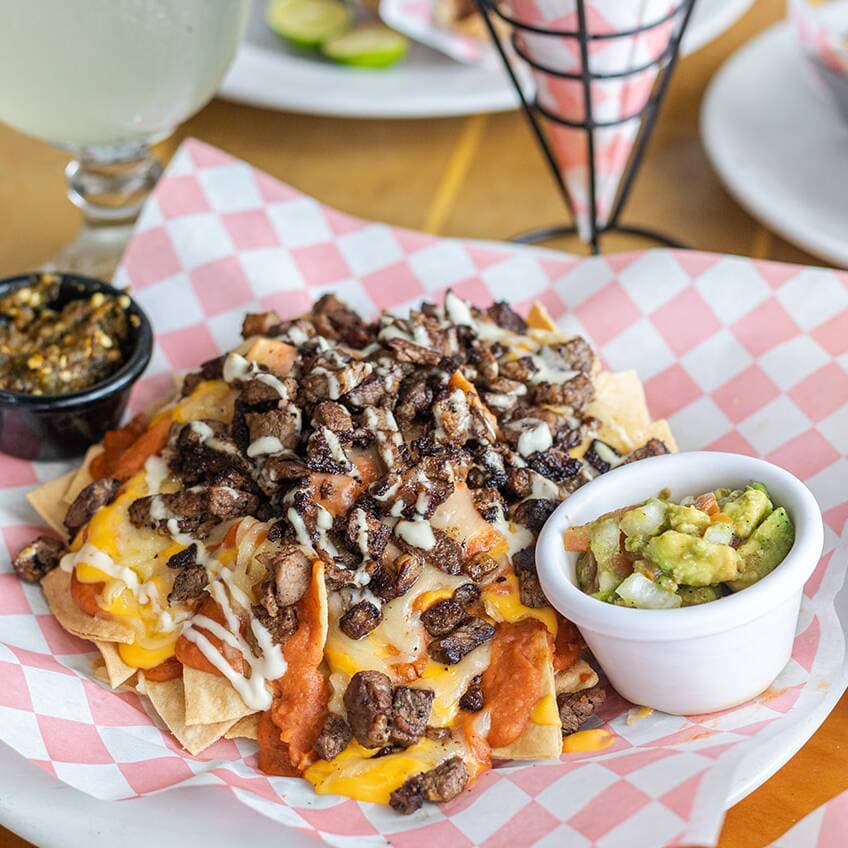 NACHOS CON CARNE