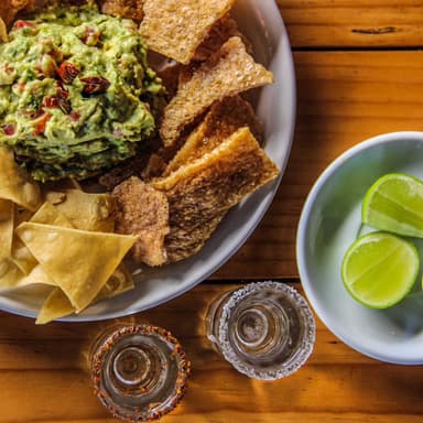Guacamole con Chicharron