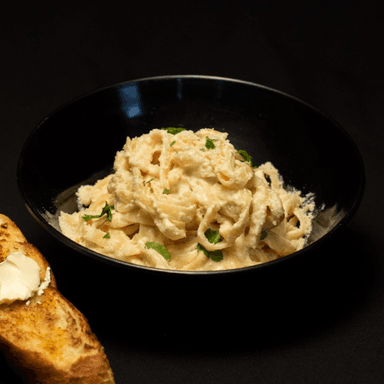 Pasta Alfredo con Pollo