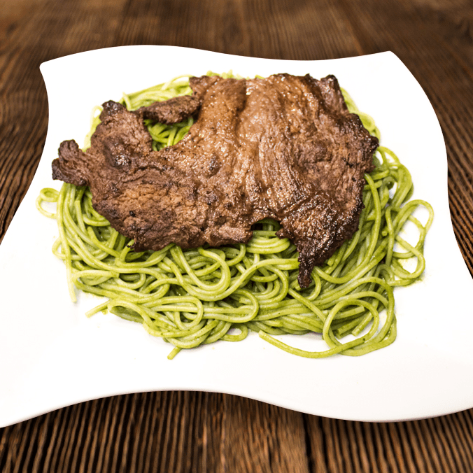 Espagueti Al Pesto Con Bisteck