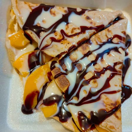 crepa de durazno con queso philadelphia