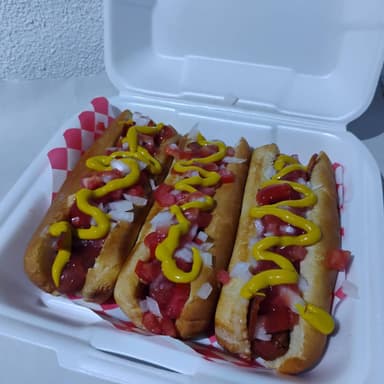 HOT DOGS
