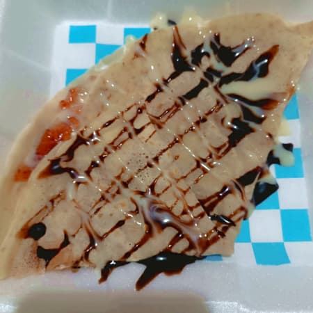 crepa de queso philadelphia con mermelada de fresa