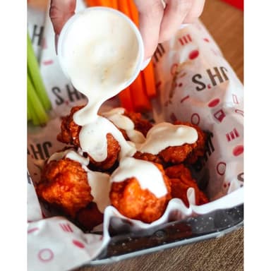 BONELESS CON PAPAS