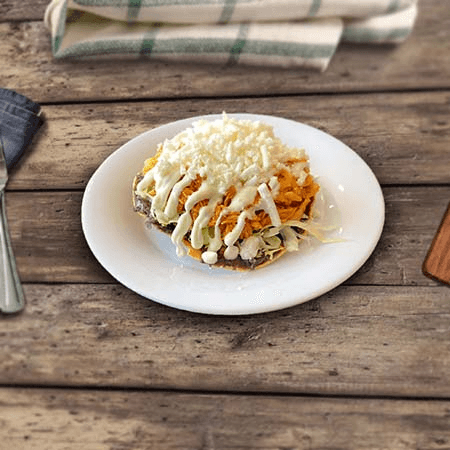 Tostada de Tinga de Res