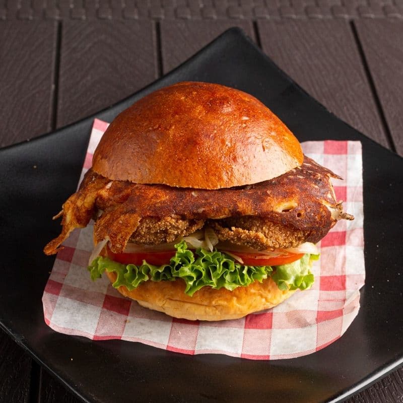 HAMBURGUESA DE POLLO PARMESANO