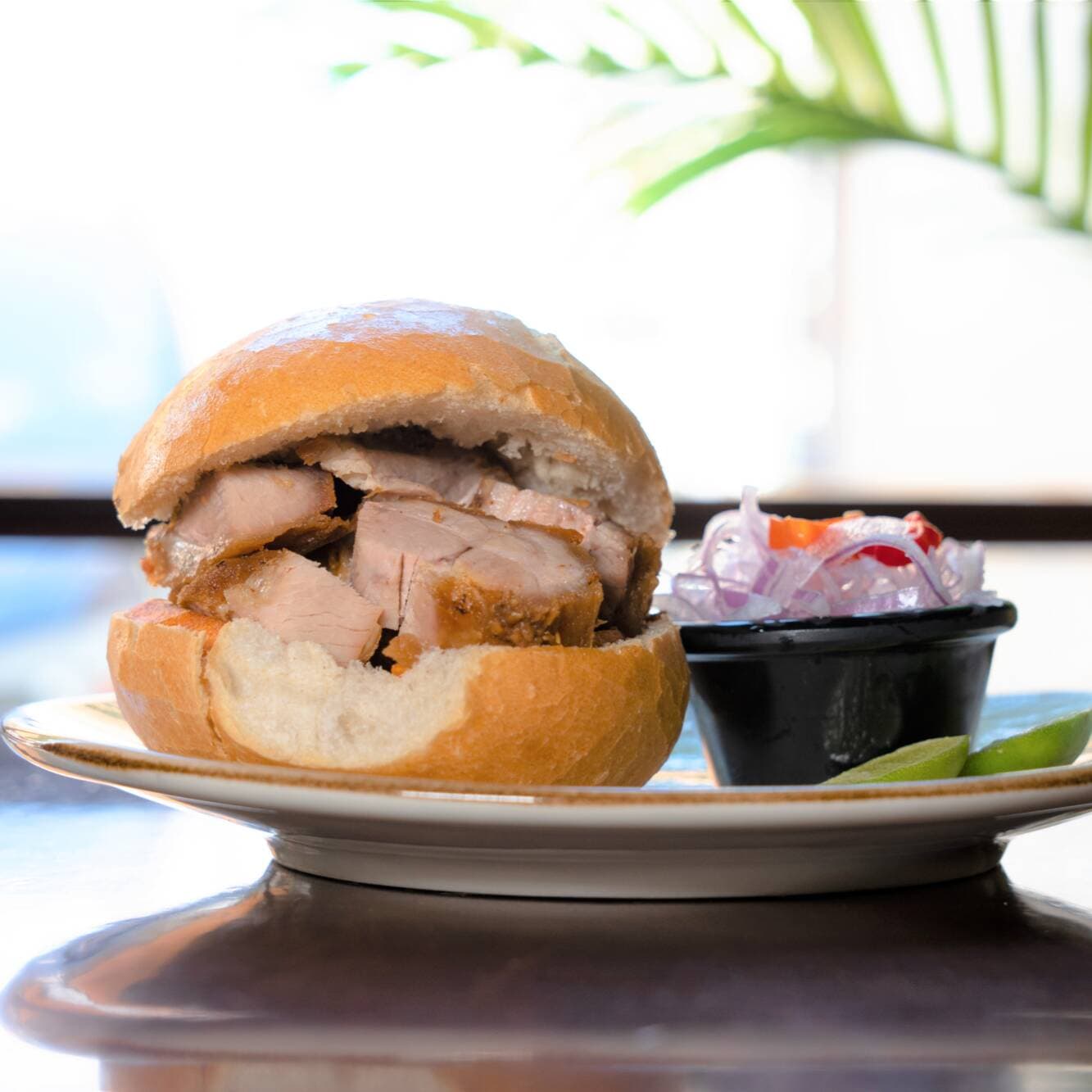 Pan con Chicharrón