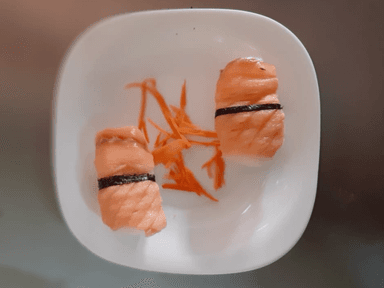 Niguiri Sake (Salmón Ahumado) 2 Piezas