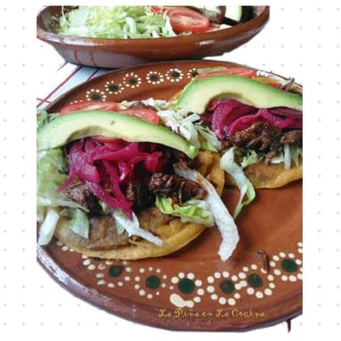 Panucho de asada de cerdo (1 pza).