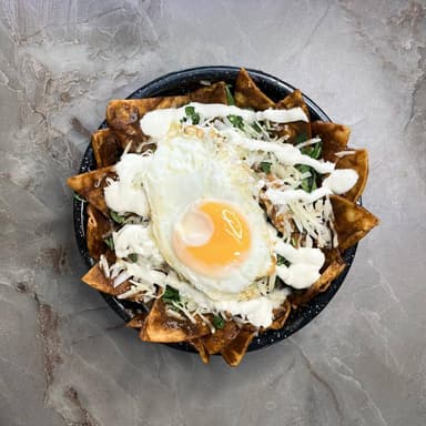 Chilaquiles de Mole Especiales