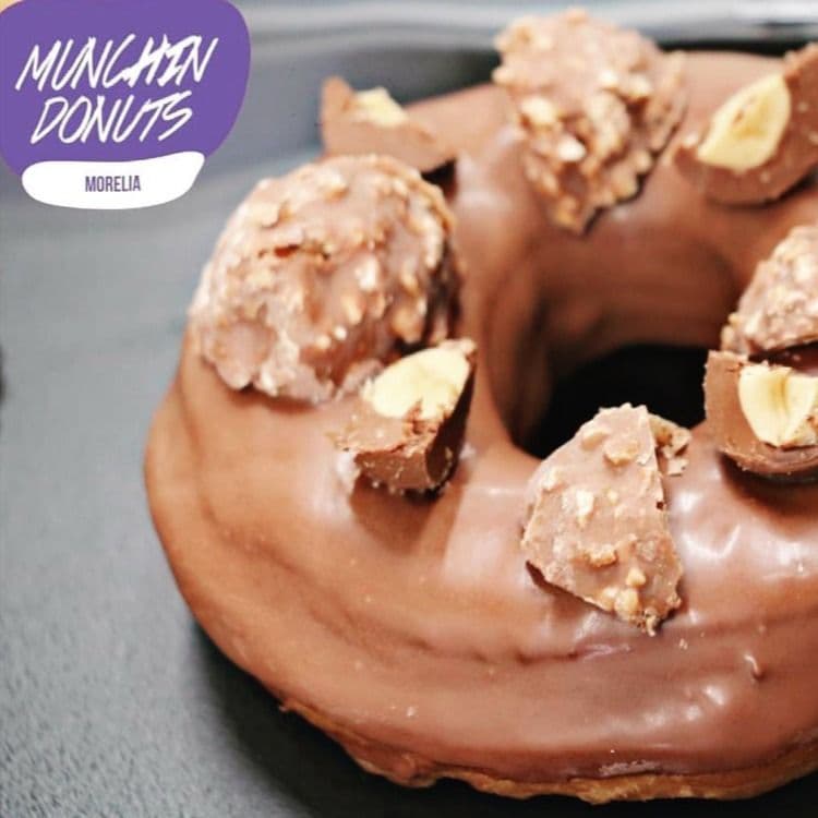 Munchin Donuts (Camelinas)