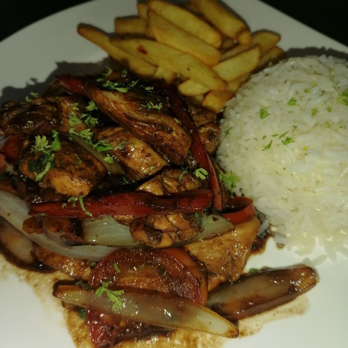 Pollo Saltado