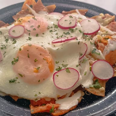 Chilaquiles con Huevo