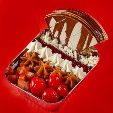 Choco Nachos con Cereza y Fresa