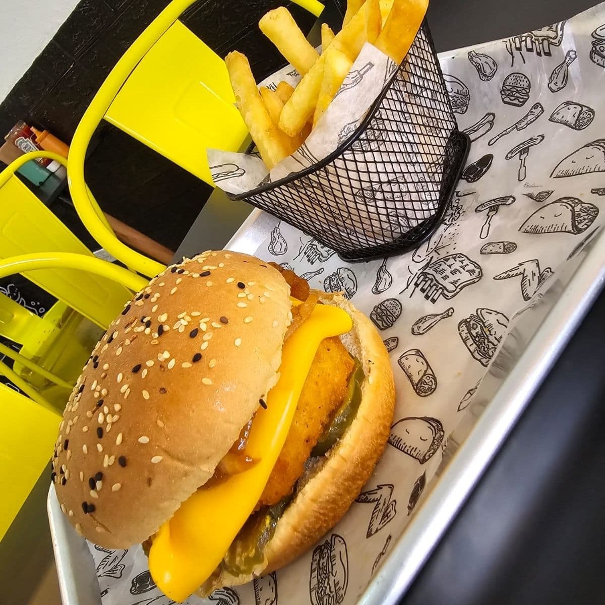 Cheese Burguer con Papas