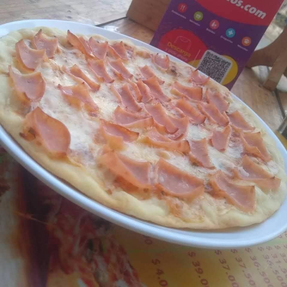 Pizza Personal Pollo y Champiñones