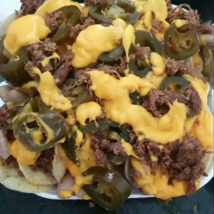 Nachos con Deshebrada