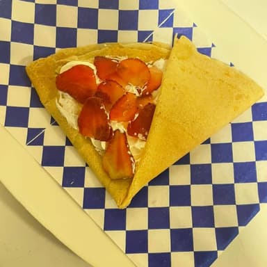 Crepa de fresas con lechera