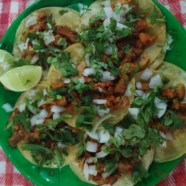 Combo 5 tacos de arrachera + Agua fresca 1/2 L