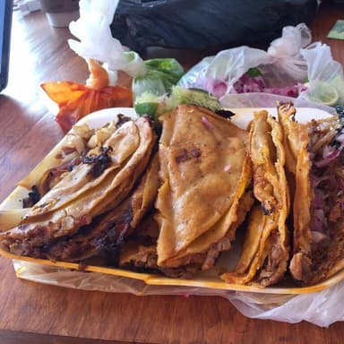 10 Tacos de Barbacoa y 2 de Regalo 😍