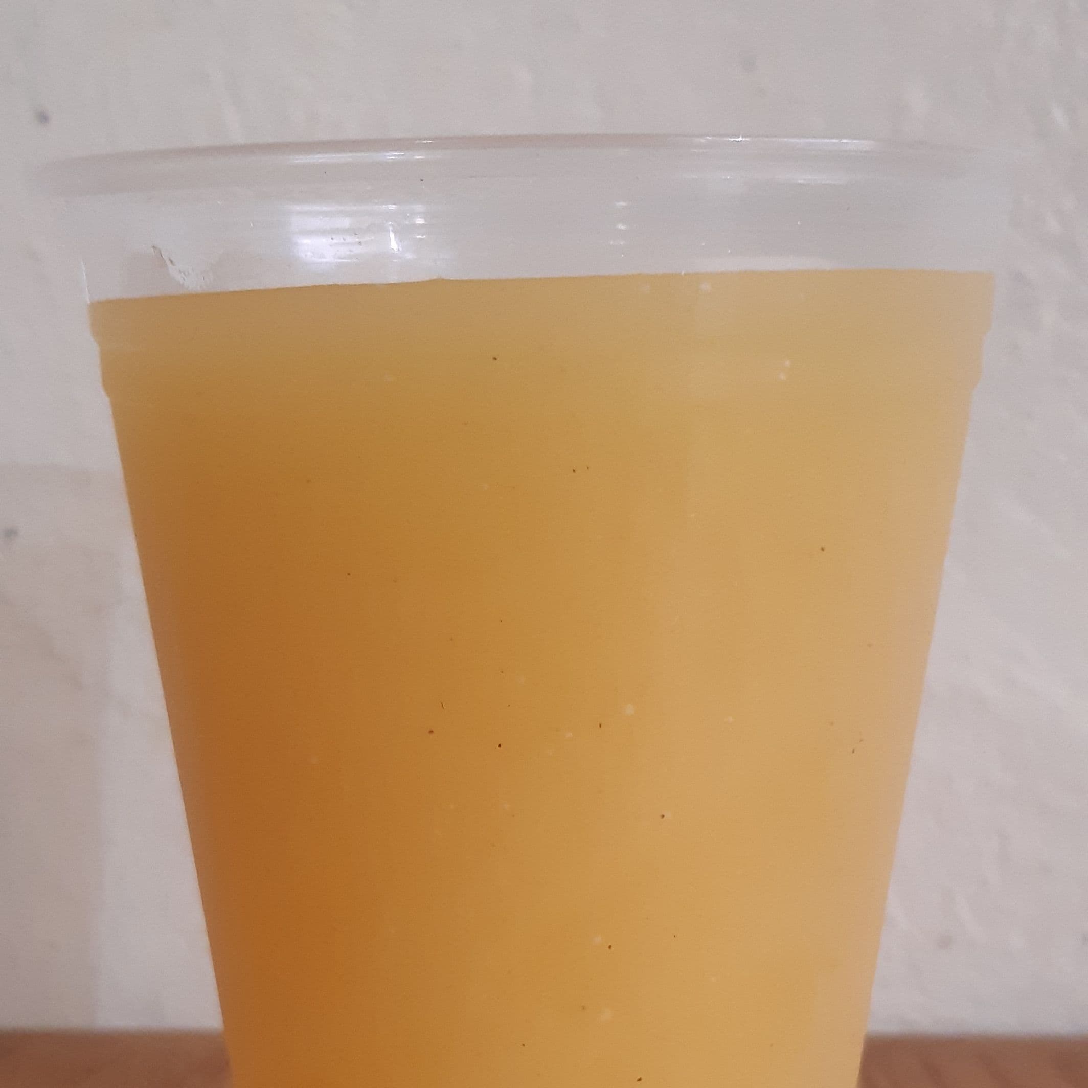 Agua de maracuya de 1 litro.