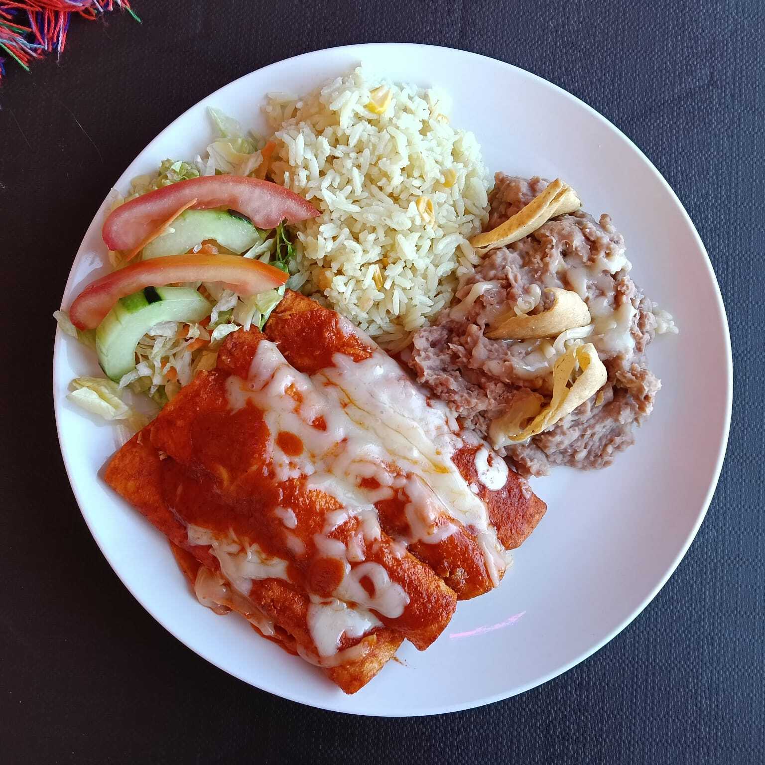 4 Enchiladas Rojas de queso