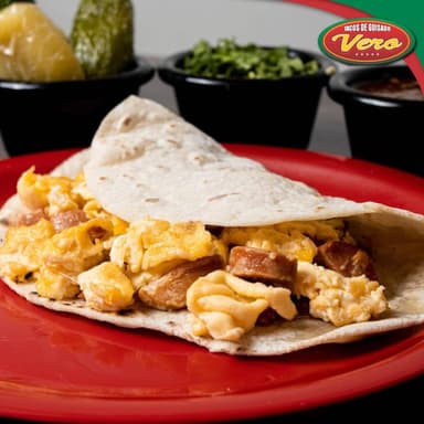 Taco Huevo con Salchicha