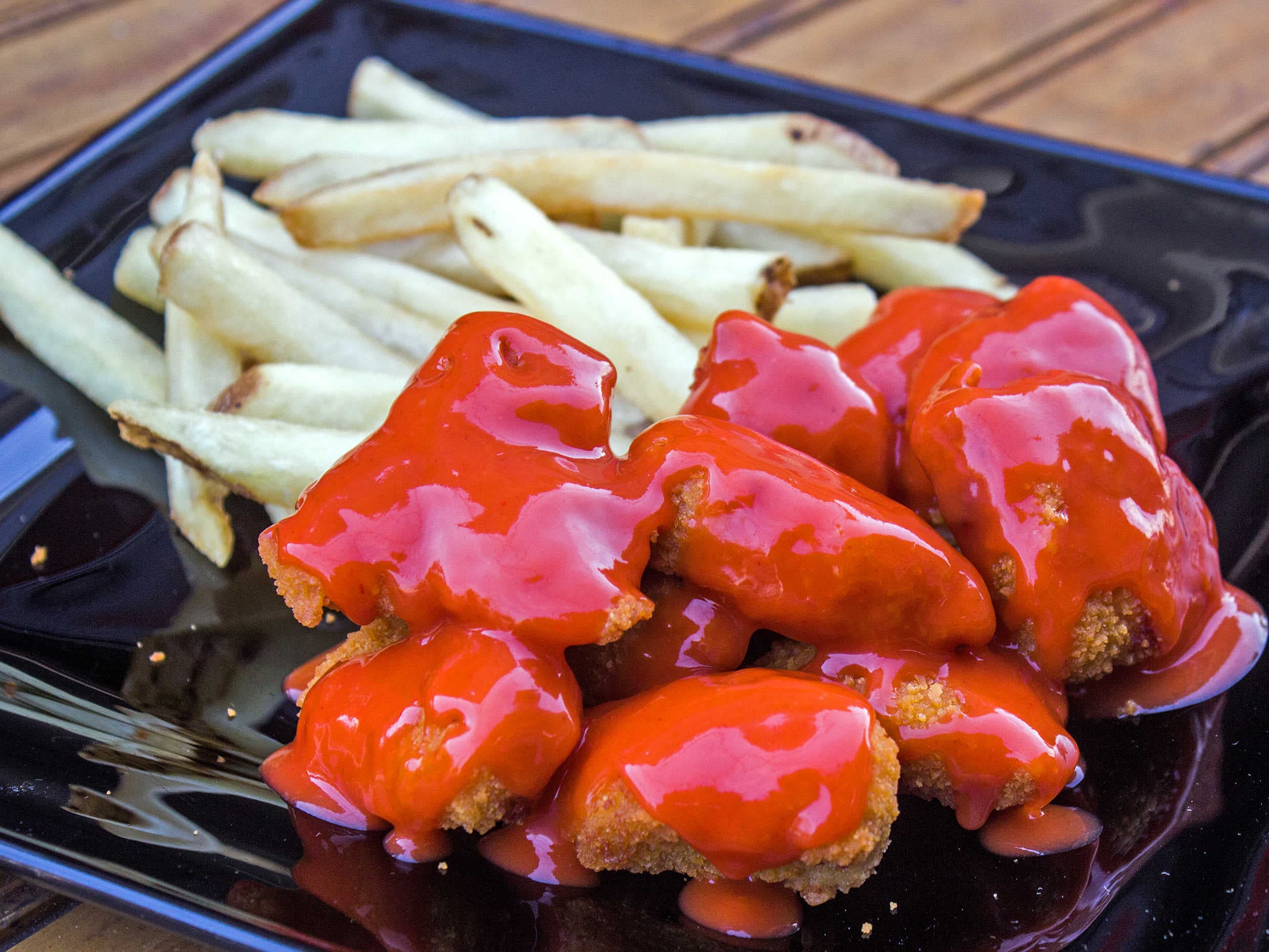 Boneless con Papas Francesa