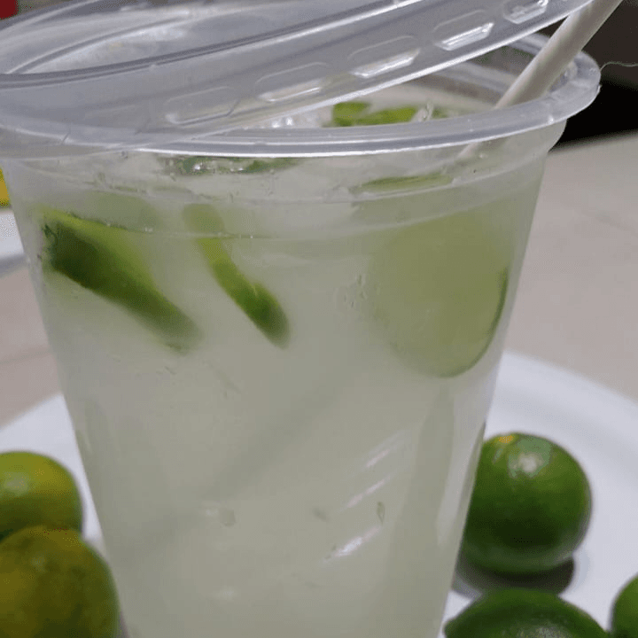 Agua Fresca del día 1/2 Litro