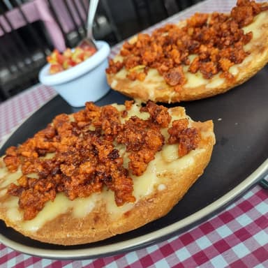 Molletes Chorizo