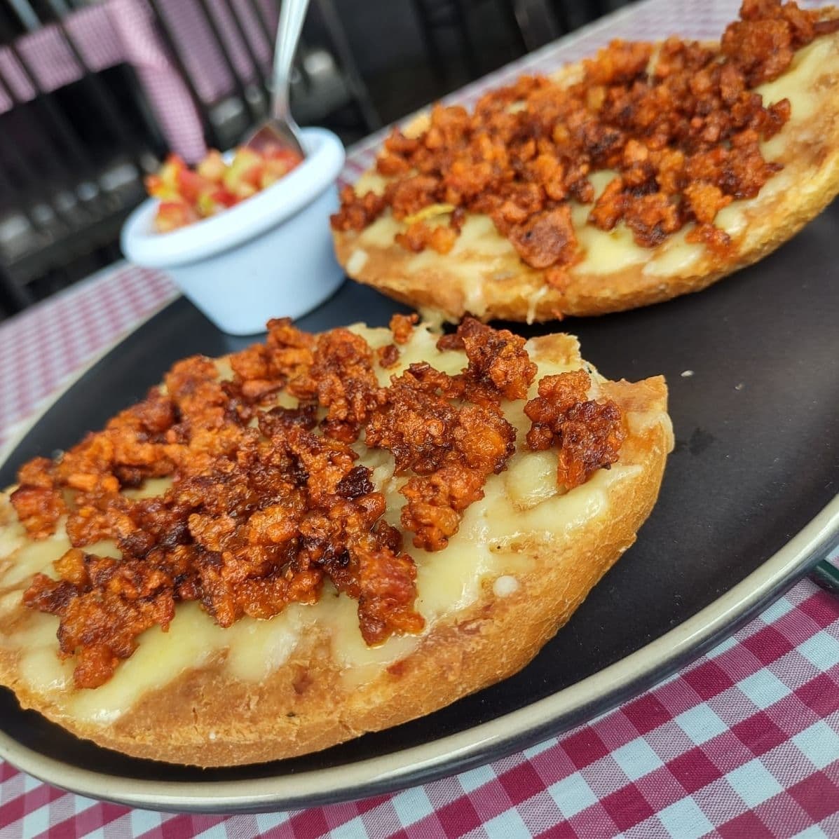 Molletes Chorizo