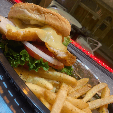 Hamburguesa de Pollo con Papas