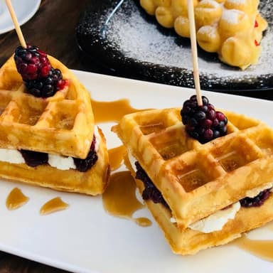 Waffle Blackberry & Philadelphia