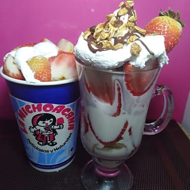 Vaso de Fresas con Crema
