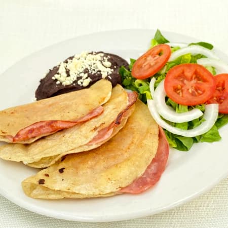 Orden de Quesadillas con Jamón