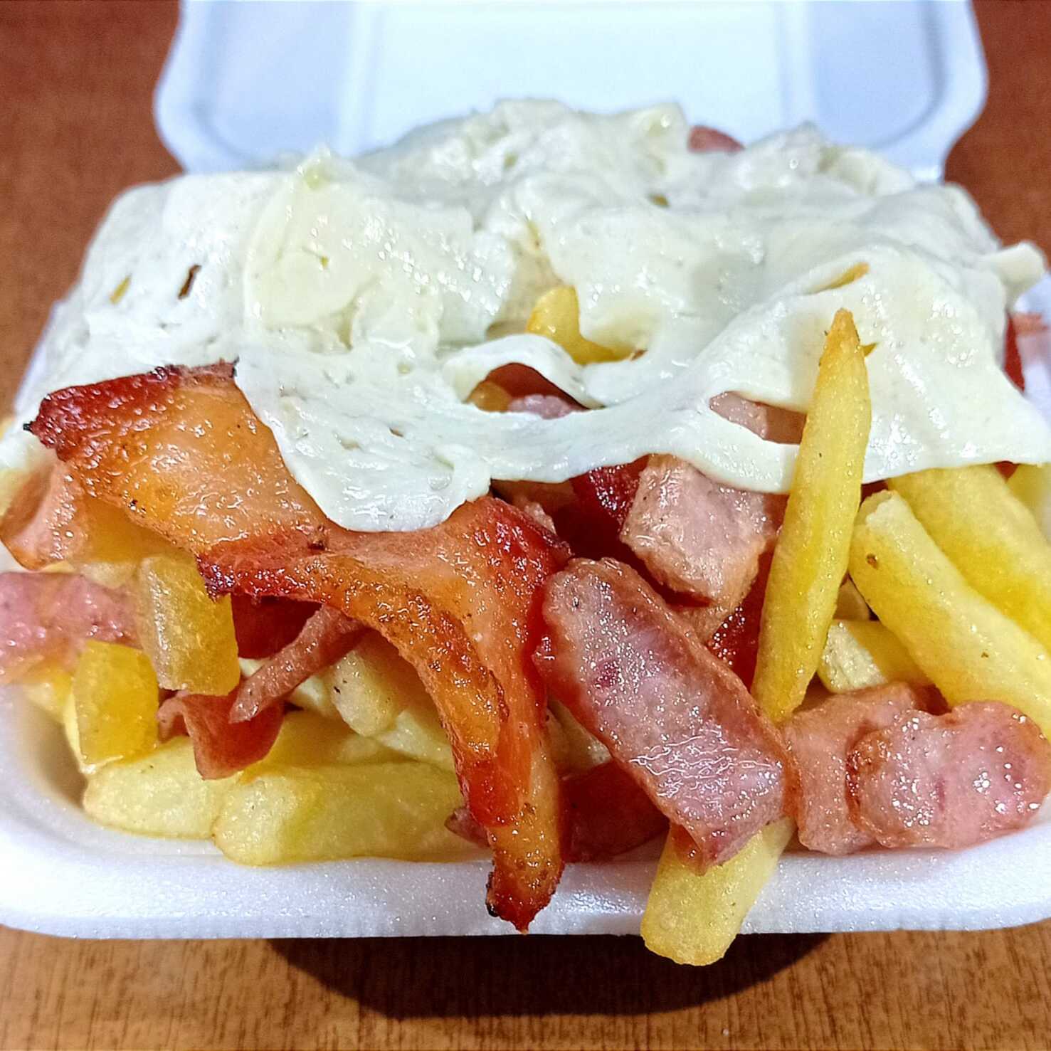 Salchipapa súper americana para Cuatro