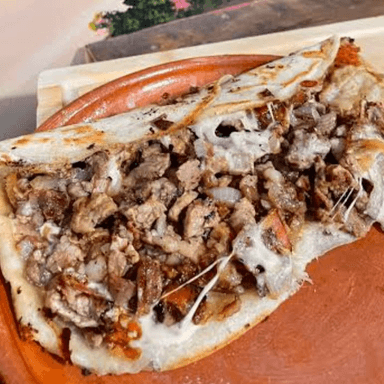 QUESO CARNE CHORIZO