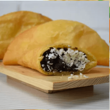 Empanada Domino