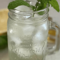 Limonada con Hierbabuena