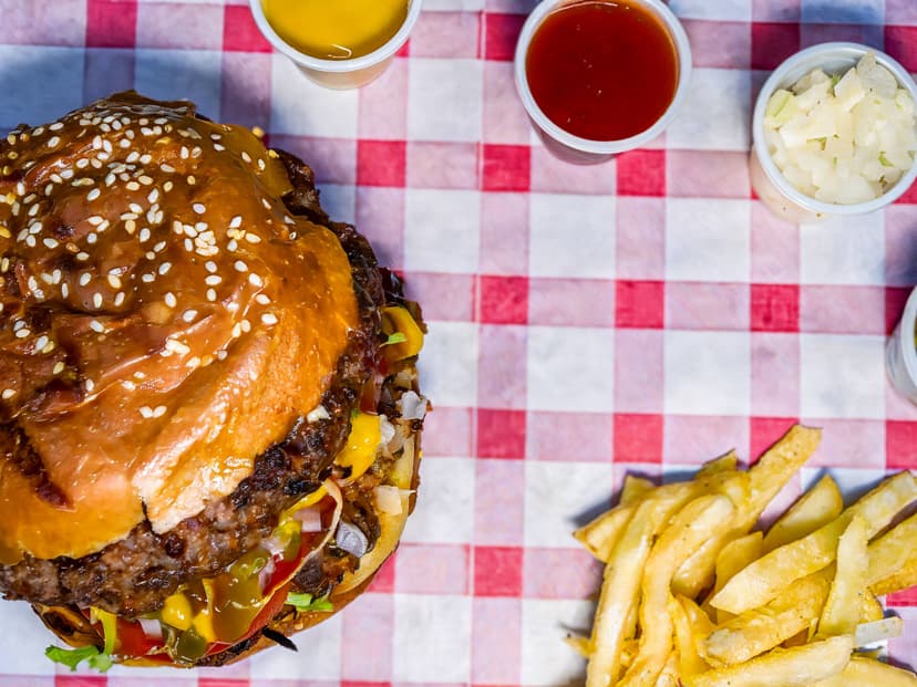Hamburguesas al Carbón "La Güera"