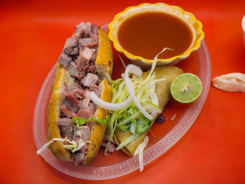 Torta Ahogada Chuy