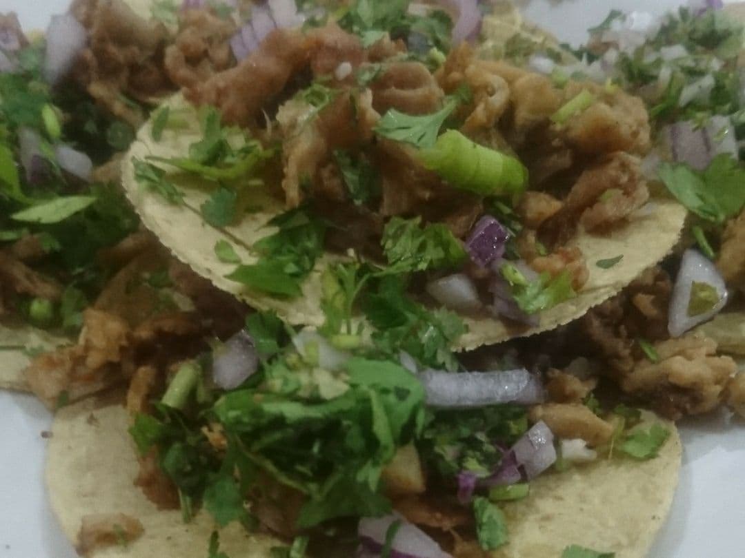 Taquitos De Tripitas Tierna, Charros y Guacamole.
