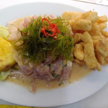Ceviche de Pescado más Chicharrón de Pota