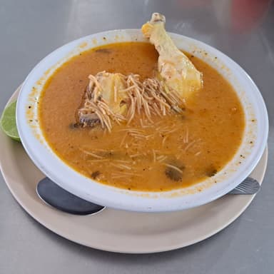 Sopa con Pollo