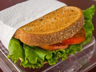 Sándwich de Jamón de Pavo + Jugo de Naranja 500 ml