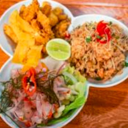 Ceviche+Chaufa de Mariscos+Chicharrón+Inca Kola